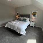 Modern * Dunboyne